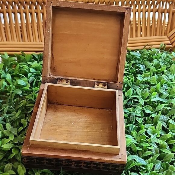 Vintage Micro Mosaic Tunbridge Ware Intricate Inlay Wooden Box - Picture 7 of 11